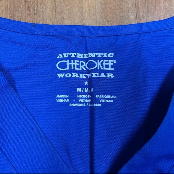 Cherokee Unisex Medical Scrubs Set Blue V-Neck Top & Pants Uniform for Men/Women - Picture 4 of 13